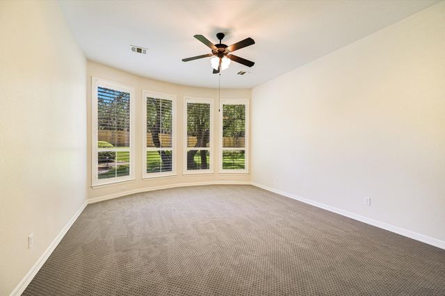 560 Aspen DR, Austin, TX 78737