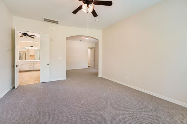 560 Aspen DR, Austin, TX 78737