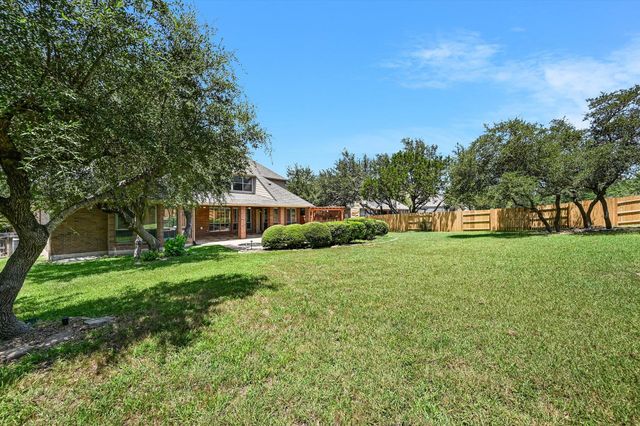 560 Aspen DR, Austin, TX 78737