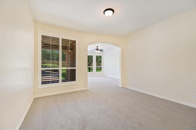 560 Aspen DR, Austin, TX 78737