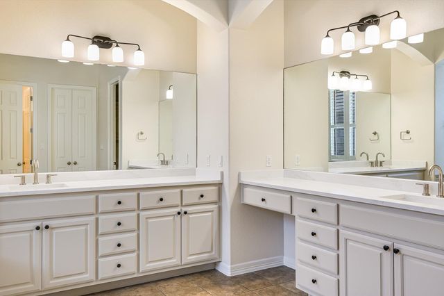 560 Aspen DR, Austin, TX 78737