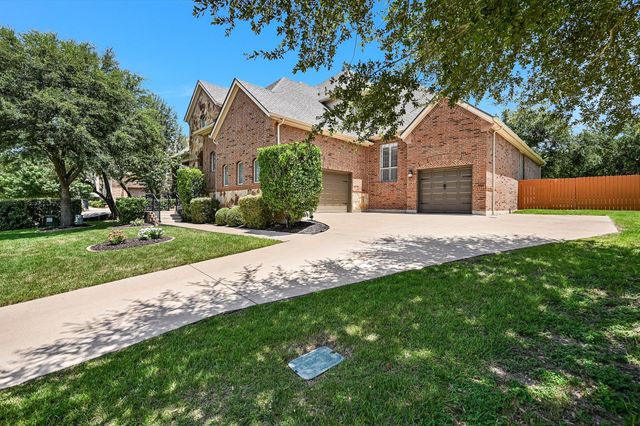 560 Aspen DR, Austin, TX 78737