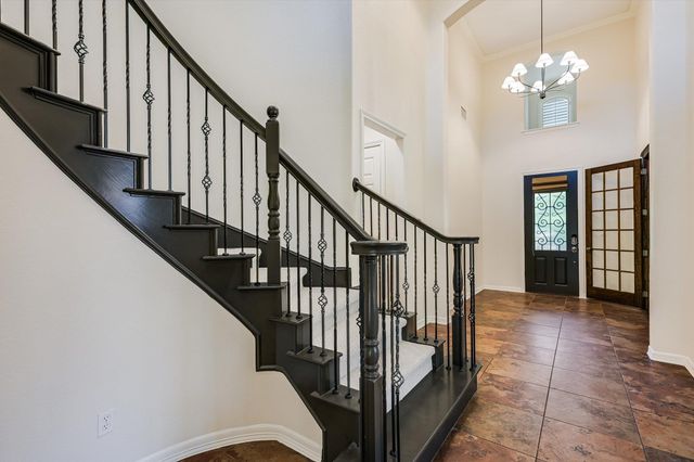 560 Aspen DR, Austin, TX 78737