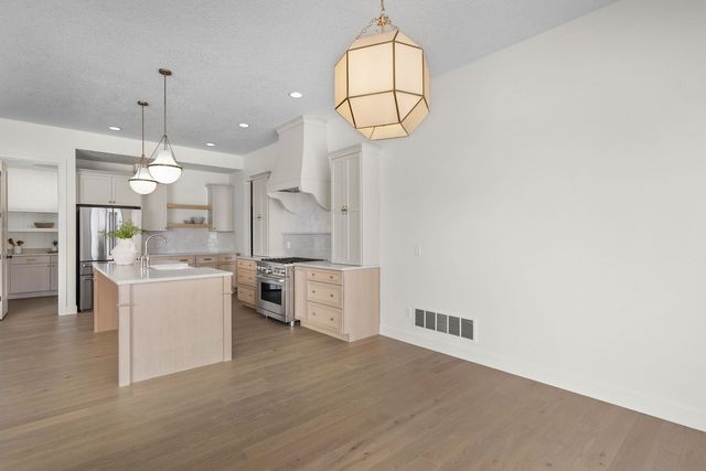 7131 Alvie Lane, Bettendorf, IA 52722