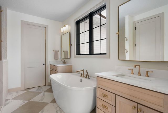 7131 Alvie Lane, Bettendorf, IA 52722