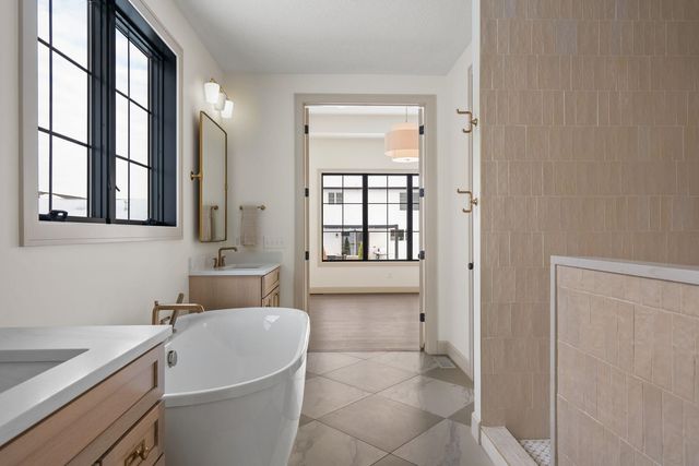 7131 Alvie Lane, Bettendorf, IA 52722