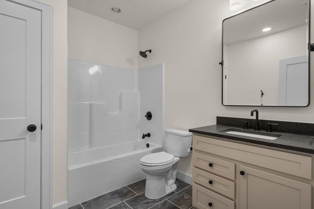 7131 Alvie Lane, Bettendorf, IA 52722