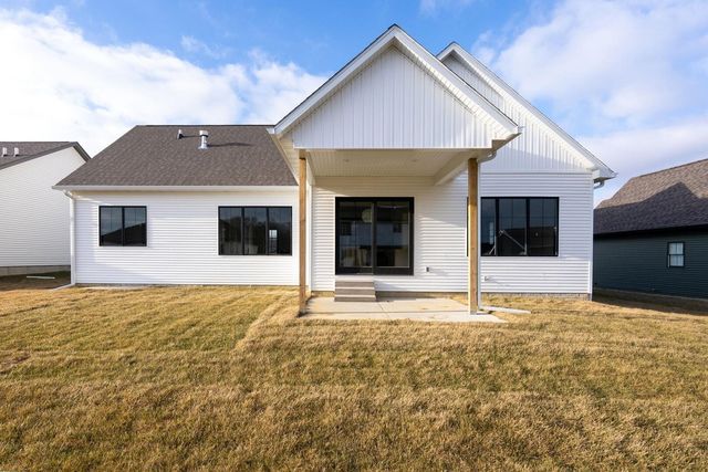 7131 Alvie Lane, Bettendorf, IA 52722