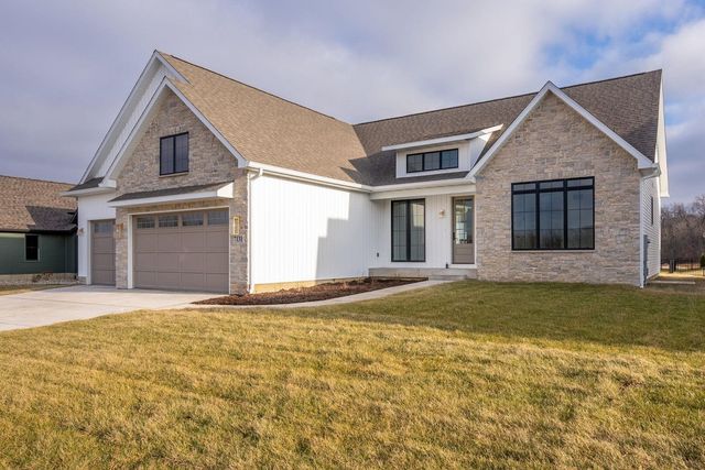 7131 Alvie Lane, Bettendorf, IA 52722