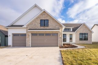 7131 Alvie Lane, Bettendorf, IA 52722