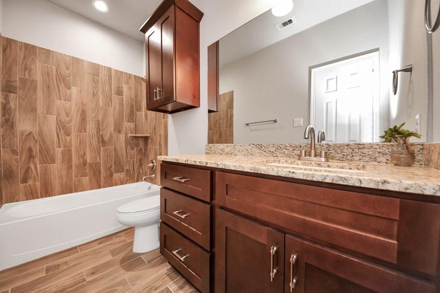 7806 King Street, Houston, TX 77028