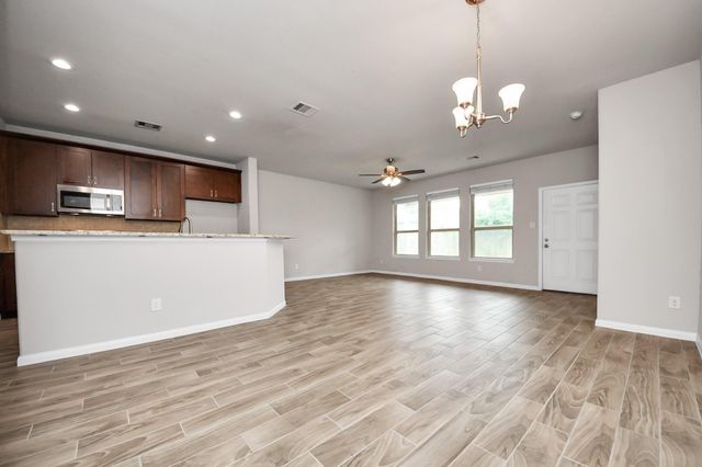 7806 King Street, Houston, TX 77028