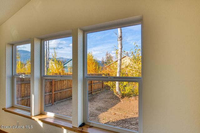 296 Jasper Loop, Ponderay, ID 83852