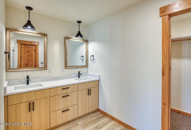 296 Jasper Loop, Ponderay, ID 83852