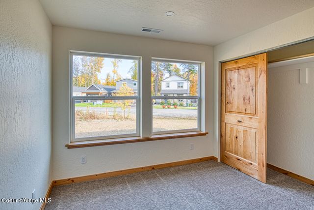296 Jasper Loop, Ponderay, ID 83852