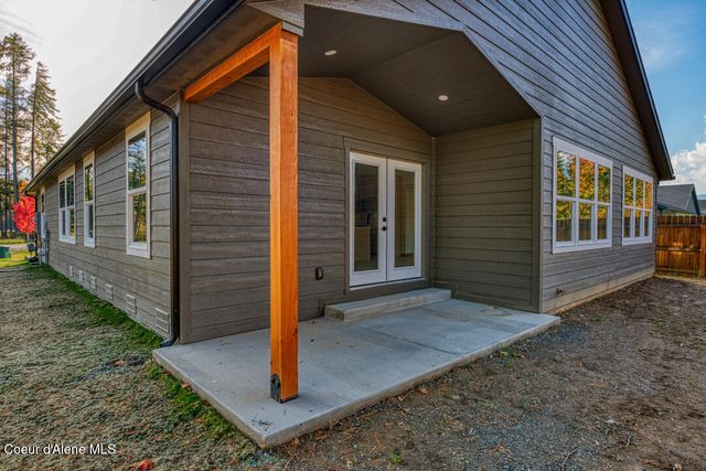 296 Jasper Loop, Ponderay, ID 83852