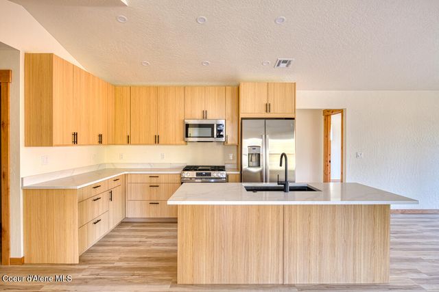 296 Jasper Loop, Ponderay, ID 83852