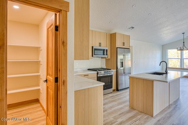 296 Jasper Loop, Ponderay, ID 83852