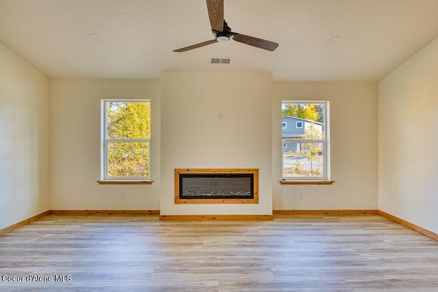 296 Jasper Loop, Ponderay, ID 83852