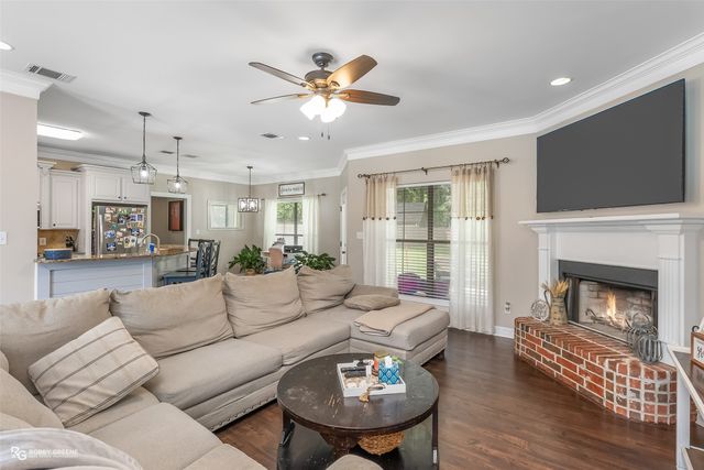 805 Grey Fox Circle, Haughton, LA 71037