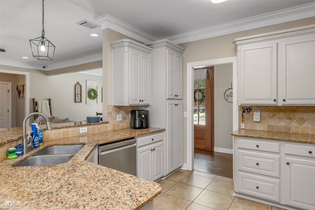 805 Grey Fox Circle, Haughton, LA 71037