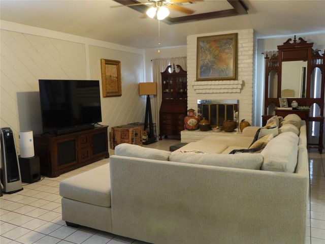 11562 Willwood Drive, Houston, TX 77072