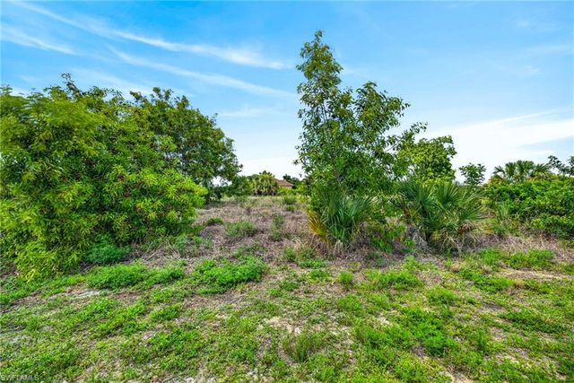 301 NW 5th TER, Cape Coral, FL 33993