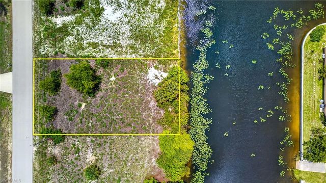 301 NW 5th TER, Cape Coral, FL 33993