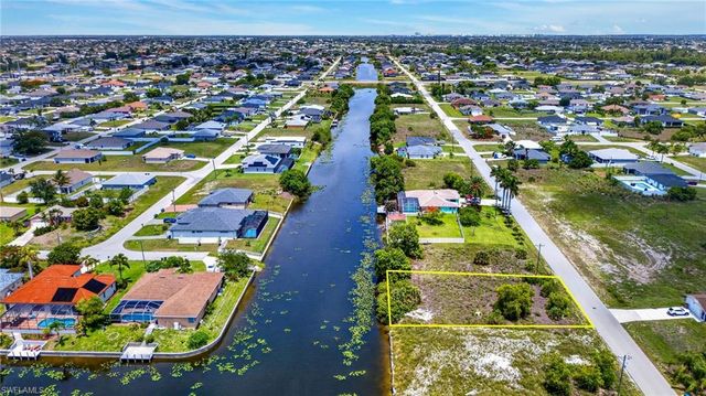 301 NW 5th TER, Cape Coral, FL 33993