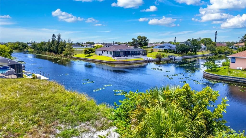 Image 3 of property listing at 301 NW 5th TER, Cape Coral, FL 33993