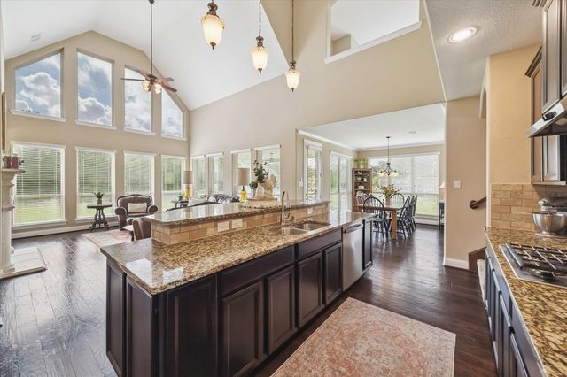 3018 River Bend Drive, Rosenberg, TX 77471