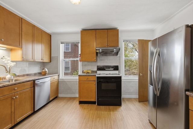75 Walker St, Quincy, MA 02171