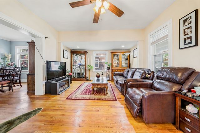 75 Walker St, Quincy, MA 02171