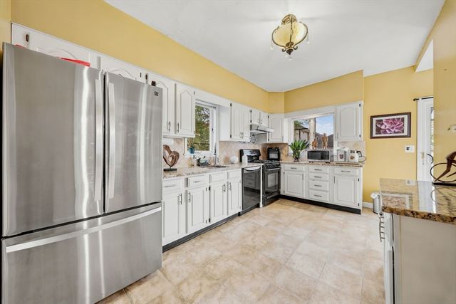 75 Walker St, Quincy, MA 02171