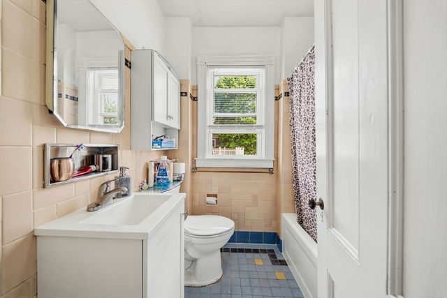 75 Walker St, Quincy, MA 02171