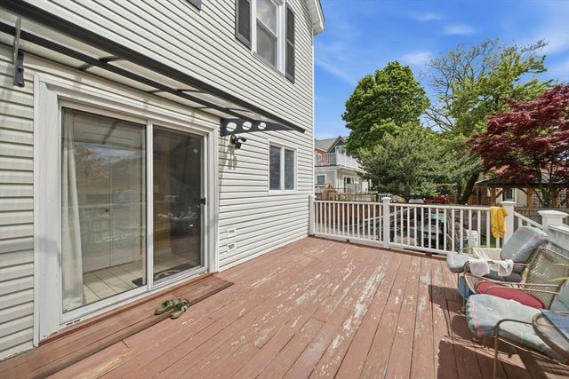 75 Walker St, Quincy, MA 02171