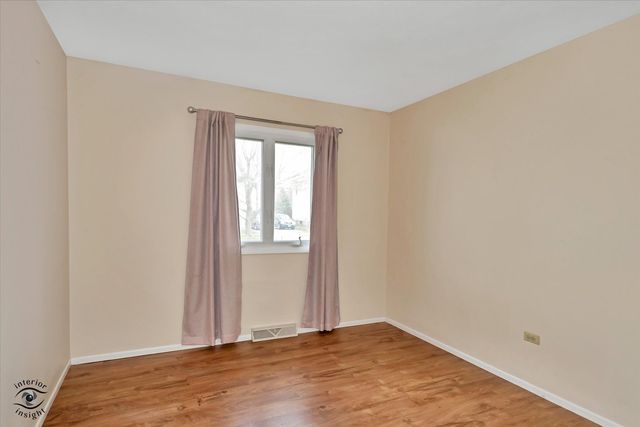 114 W Sumner Avenue, Peotone, IL 60468