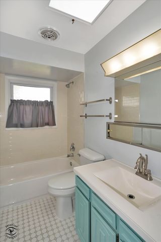 114 W Sumner Avenue, Peotone, IL 60468