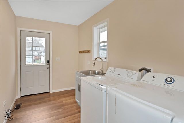 114 W Sumner Avenue, Peotone, IL 60468