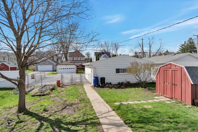 114 W Sumner Avenue, Peotone, IL 60468