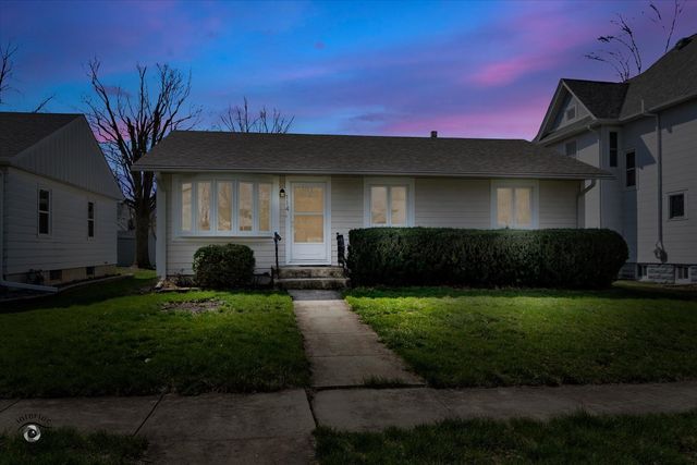 114 W Sumner Avenue, Peotone, IL 60468