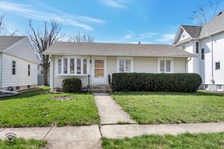 114 W Sumner Avenue, Peotone, IL 60468