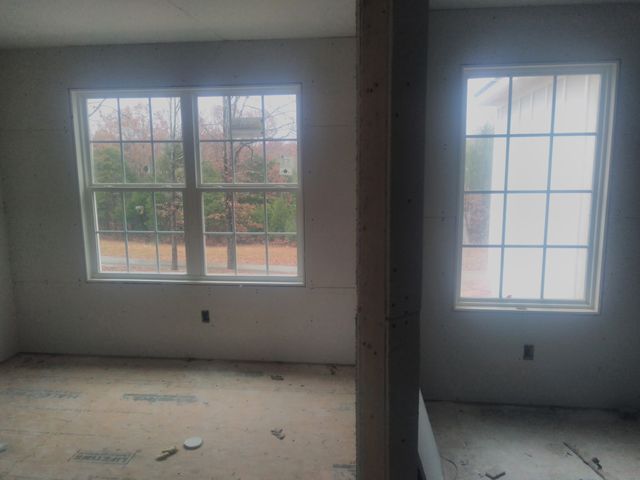 822 Conger St, Cumberland City, TN 37050