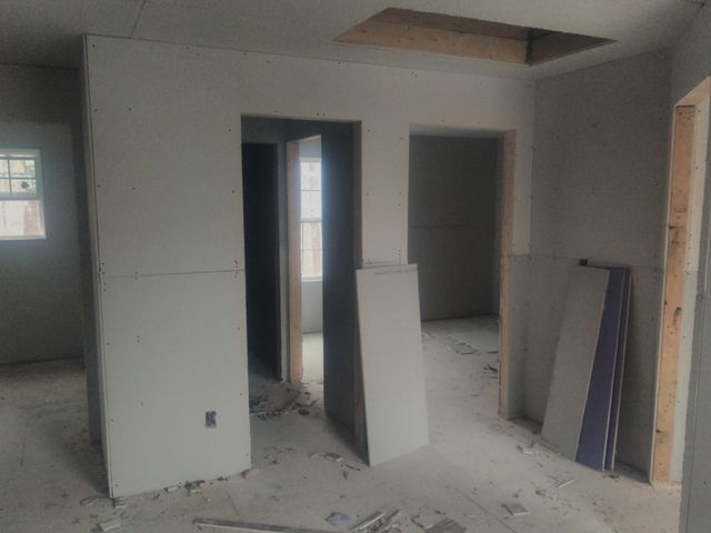 822 Conger St, Cumberland City, TN 37050