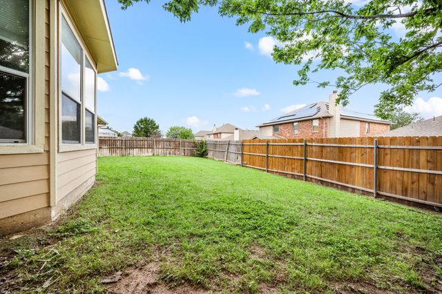 1205 Hickory Bend Lane, Fort Worth, TX 76108