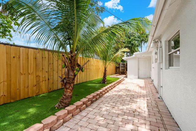 340 NE 26th Court, Pompano Beach, FL 33064