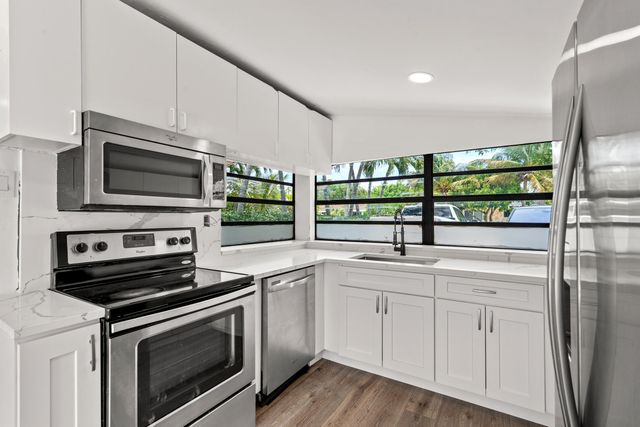 340 NE 26th Court, Pompano Beach, FL 33064