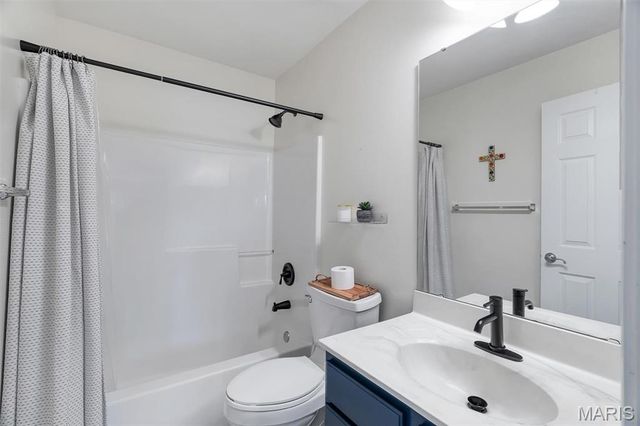 414 Isabella Manor Court, Chesterfield, MO 63017