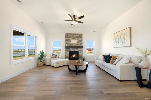 4725 Silverstone Passage, Fort Wayne, IN 46818