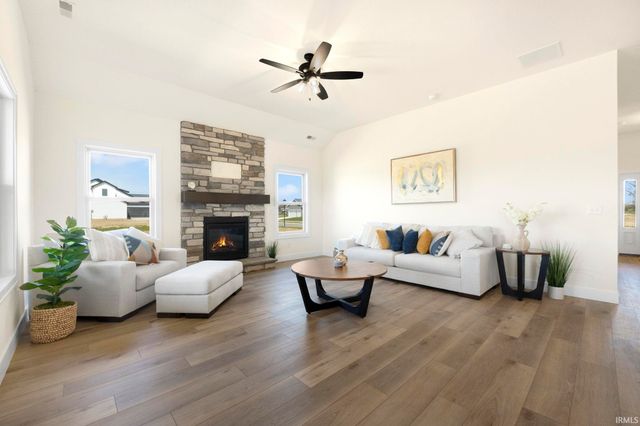 4725 Silverstone Passage, Fort Wayne, IN 46818